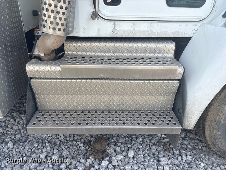 image for item YA2868 2021 Kenworth T370 utility / service truck
