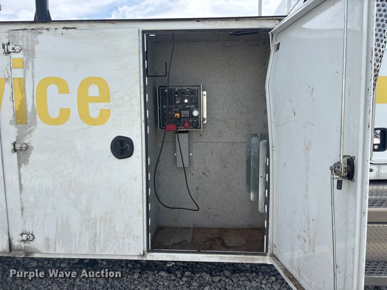 image for item YA2868 2021 Kenworth T370 utility / service truck