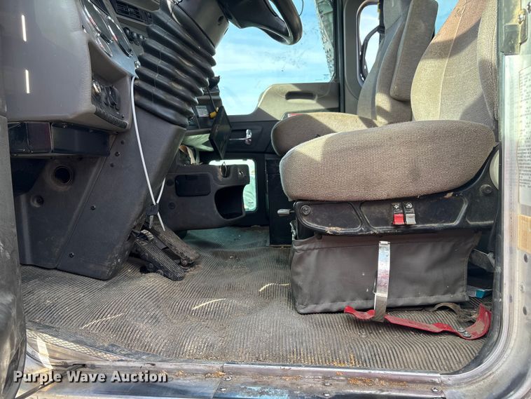 image for item YA2868 2021 Kenworth T370 utility / service truck