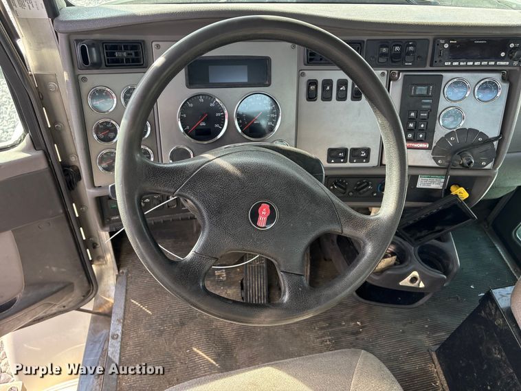 image for item YA2868 2021 Kenworth T370 utility / service truck