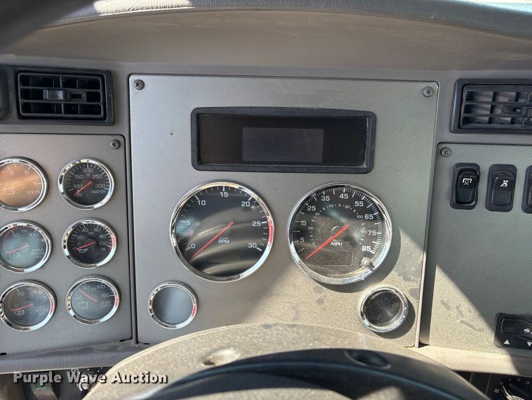 image for item YA2868 2021 Kenworth T370 utility / service truck