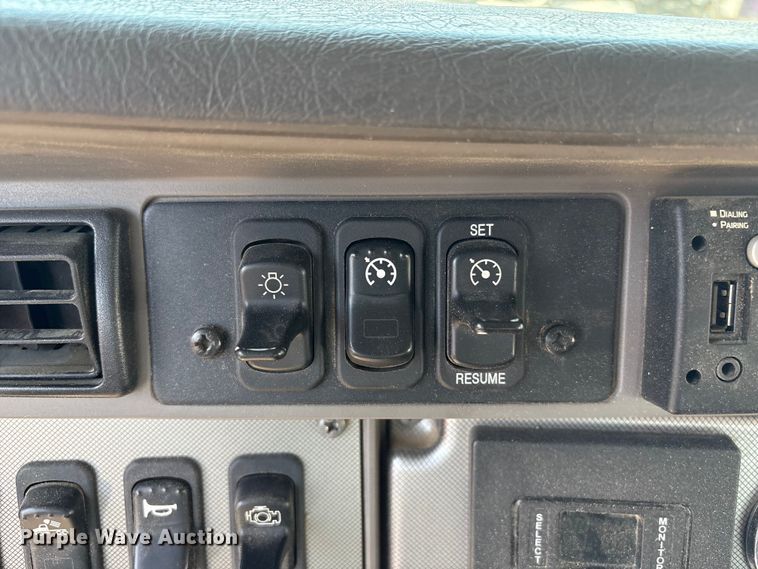 image for item YA2868 2021 Kenworth T370 utility / service truck