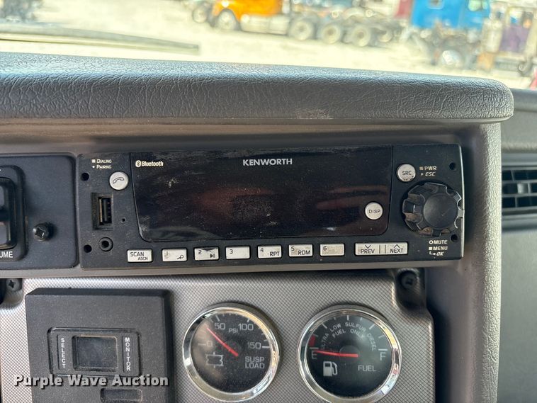 image for item YA2868 2021 Kenworth T370 utility / service truck