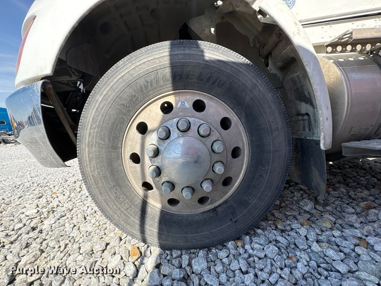 image for item YA2868 2021 Kenworth T370 utility / service truck