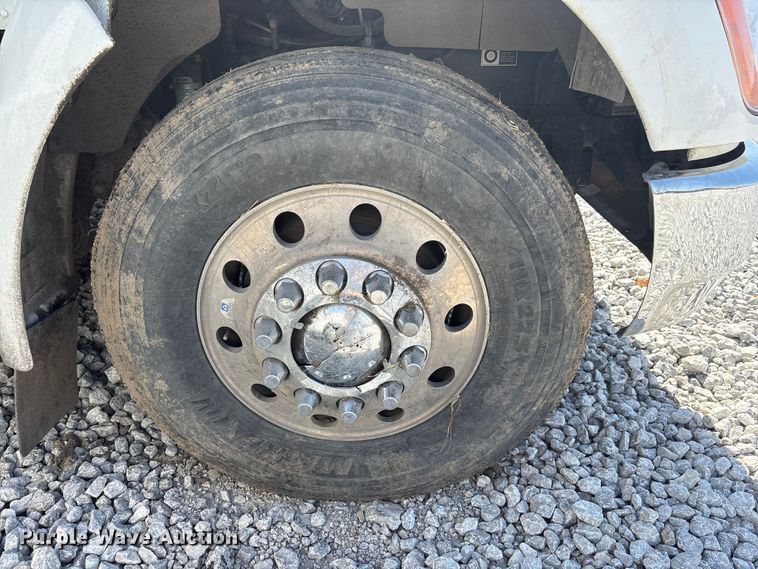 image for item YA2868 2021 Kenworth T370 utility / service truck