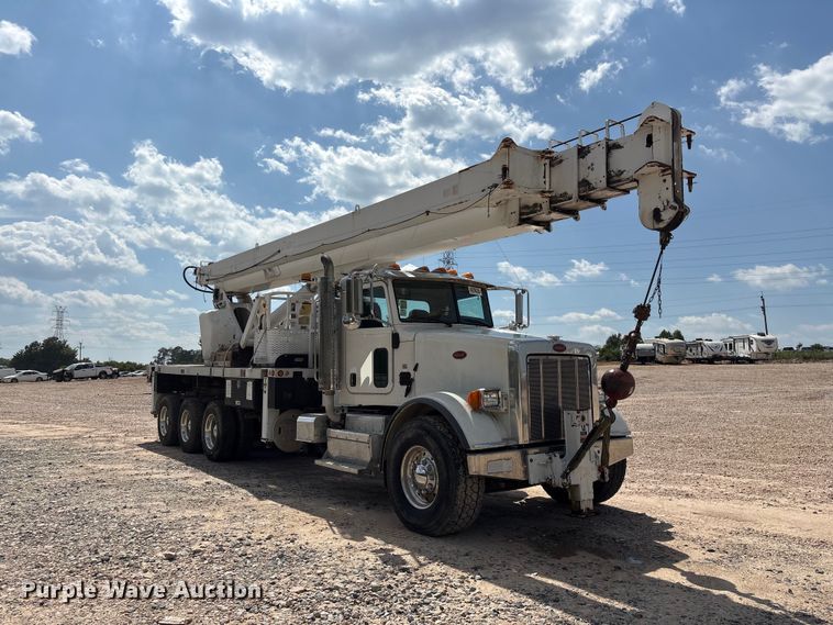 image for item YA2874 2012 Peterbilt 365 crane truck