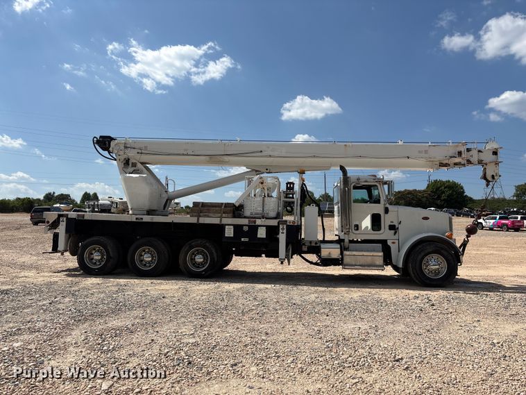 image for item YA2874 2012 Peterbilt 365 crane truck