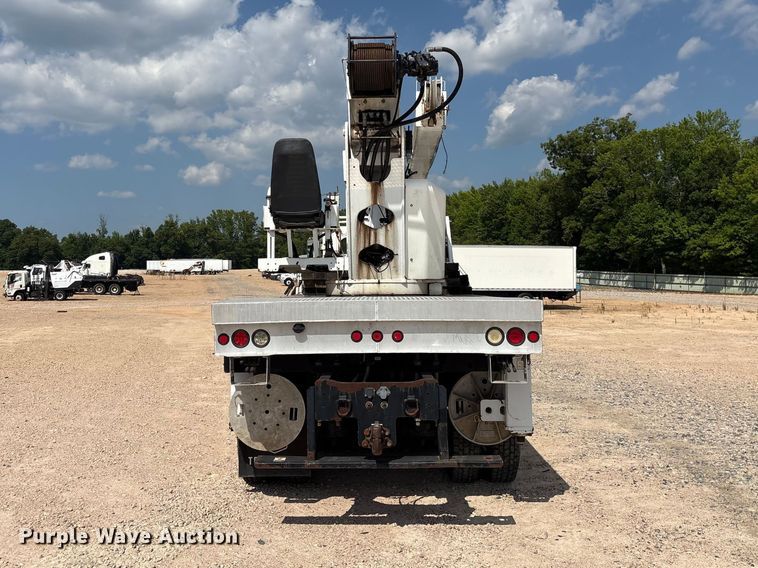 image for item YA2874 2012 Peterbilt 365 crane truck