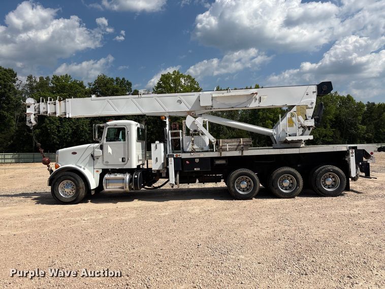 image for item YA2874 2012 Peterbilt 365 crane truck