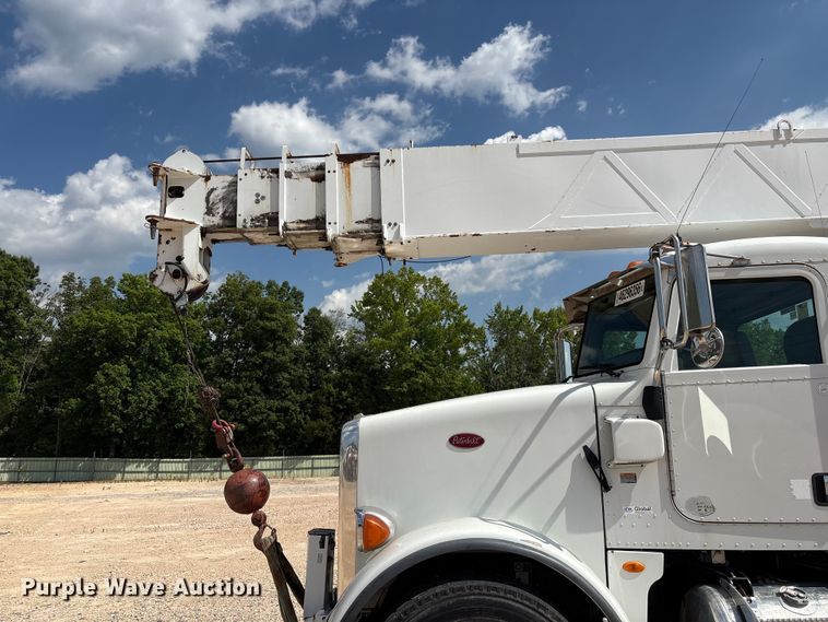 image for item YA2874 2012 Peterbilt 365 crane truck