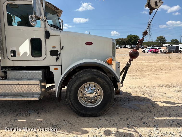 image for item YA2874 2012 Peterbilt 365 crane truck