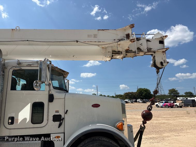 image for item YA2874 2012 Peterbilt 365 crane truck