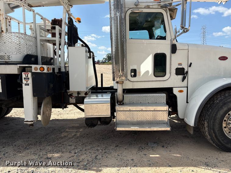 image for item YA2874 2012 Peterbilt 365 crane truck