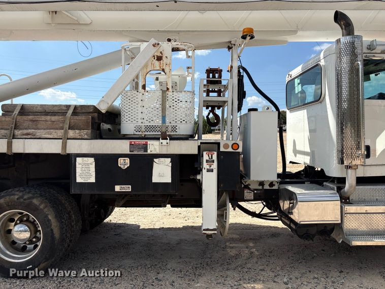 image for item YA2874 2012 Peterbilt 365 crane truck