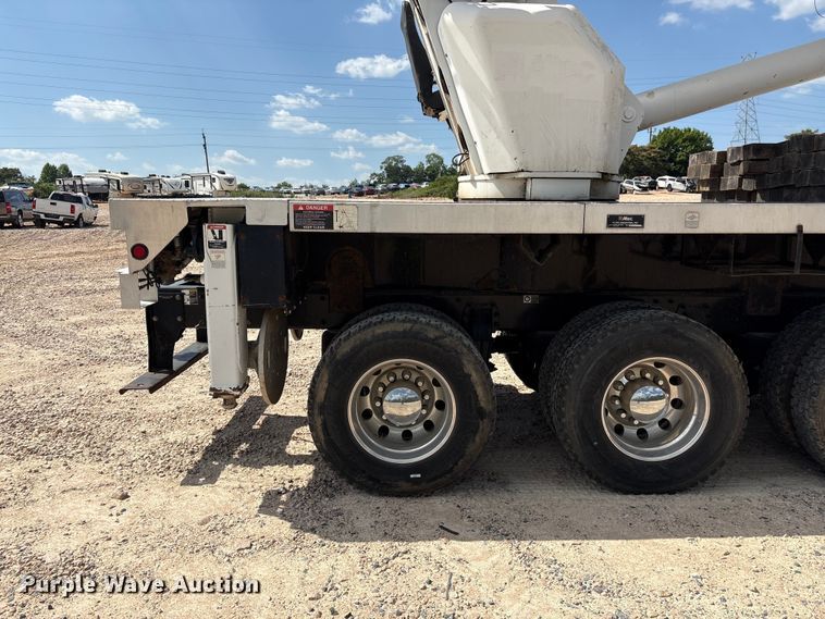 image for item YA2874 2012 Peterbilt 365 crane truck