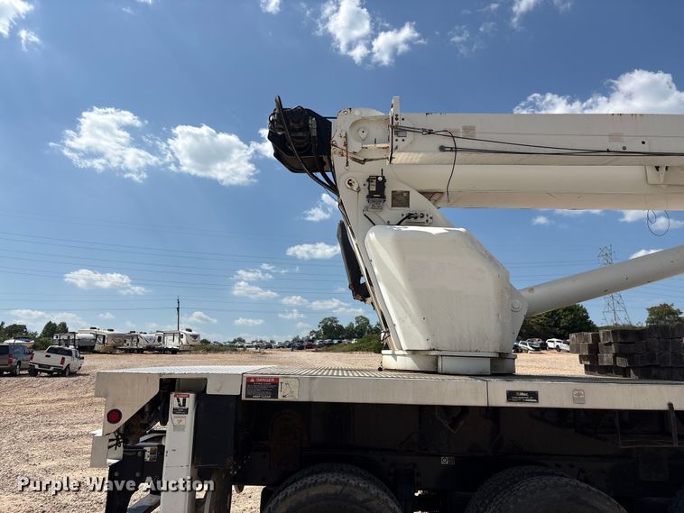 image for item YA2874 2012 Peterbilt 365 crane truck
