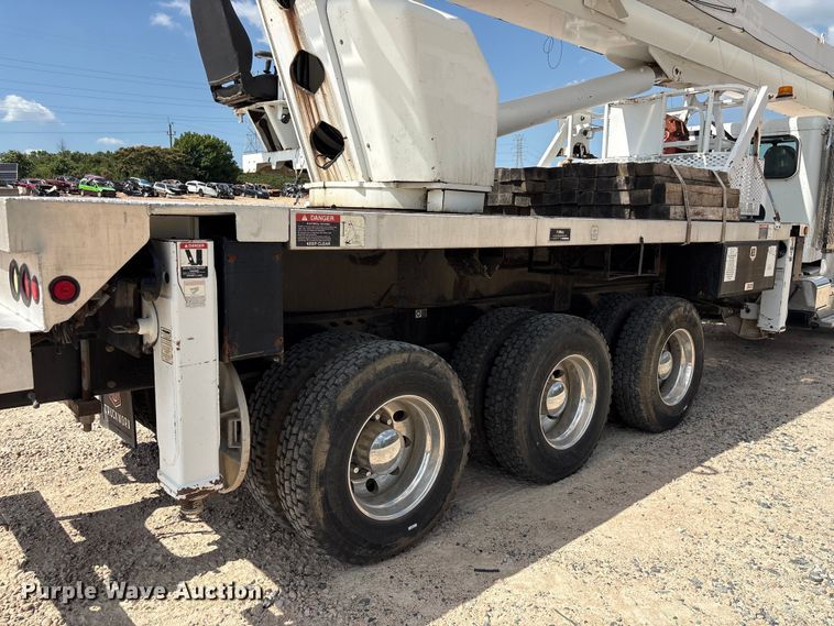 image for item YA2874 2012 Peterbilt 365 crane truck