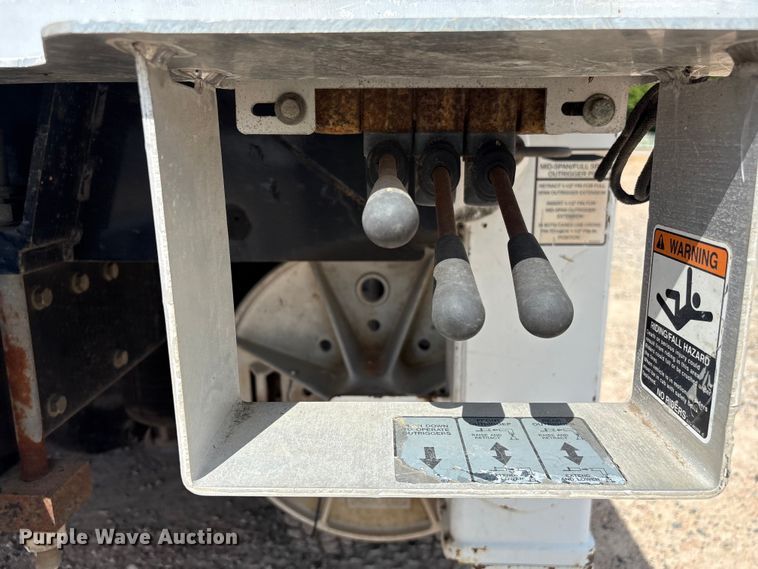 image for item YA2874 2012 Peterbilt 365 crane truck