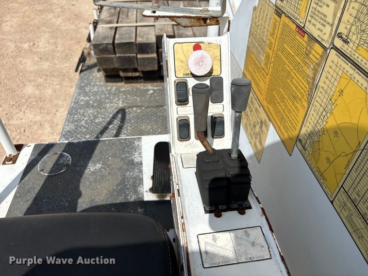 image for item YA2874 2012 Peterbilt 365 crane truck
