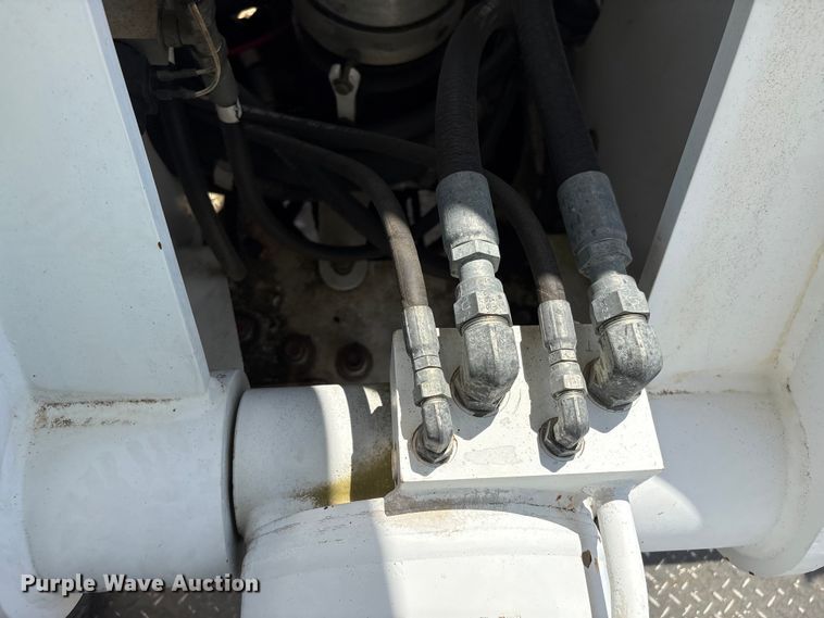 image for item YA2874 2012 Peterbilt 365 crane truck