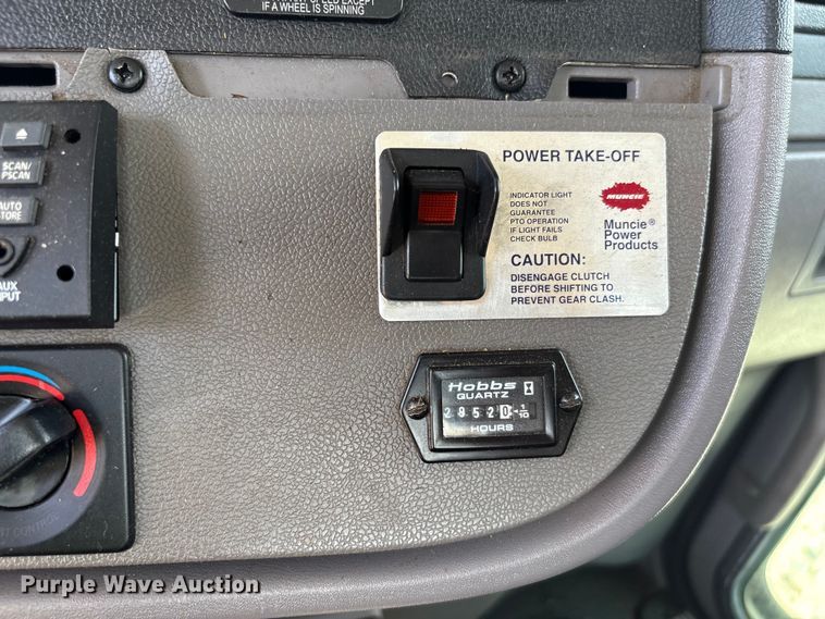 image for item YA2874 2012 Peterbilt 365 crane truck