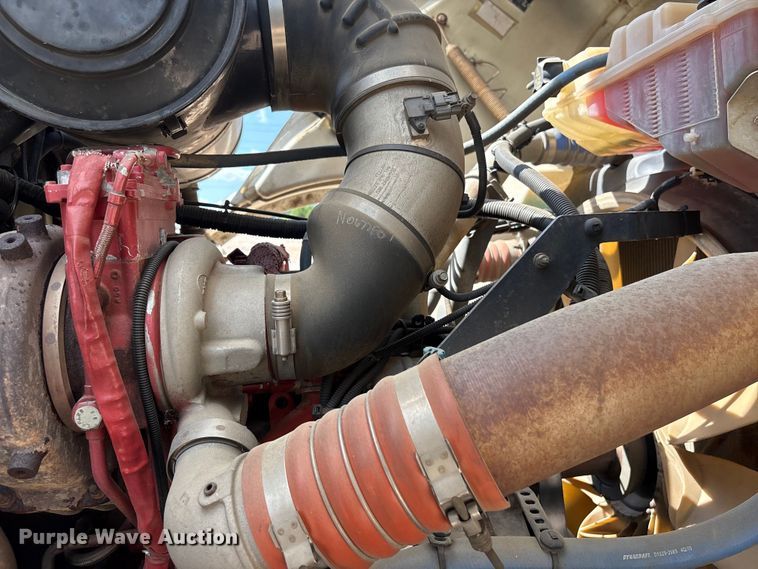 image for item YA2874 2012 Peterbilt 365 crane truck