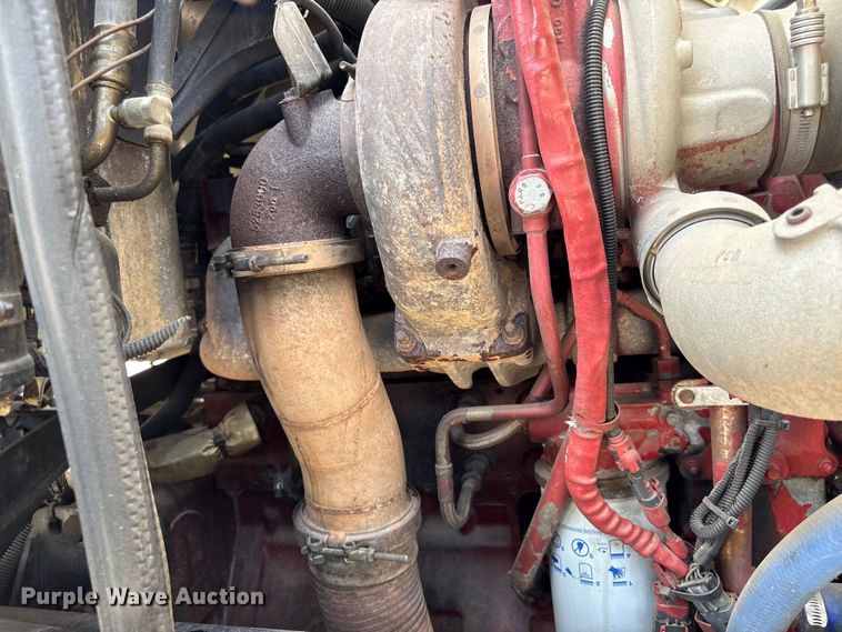 image for item YA2874 2012 Peterbilt 365 crane truck