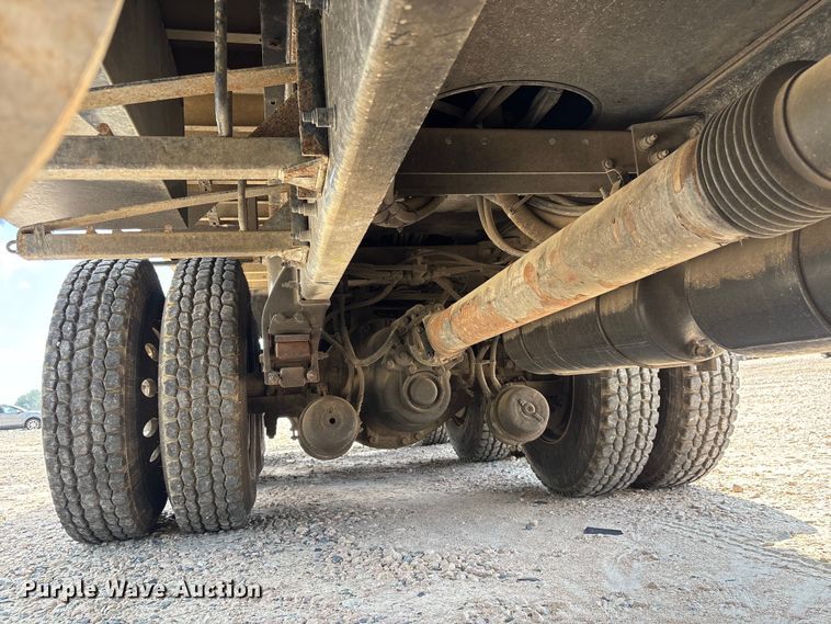 image for item YA2874 2012 Peterbilt 365 crane truck