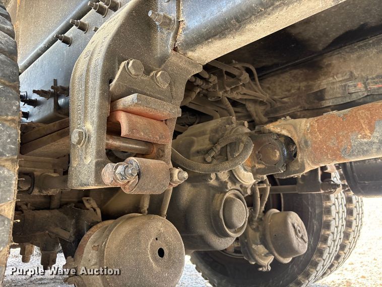 image for item YA2874 2012 Peterbilt 365 crane truck