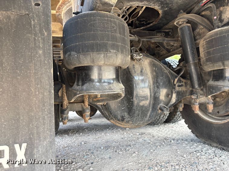 image for item YA2874 2012 Peterbilt 365 crane truck