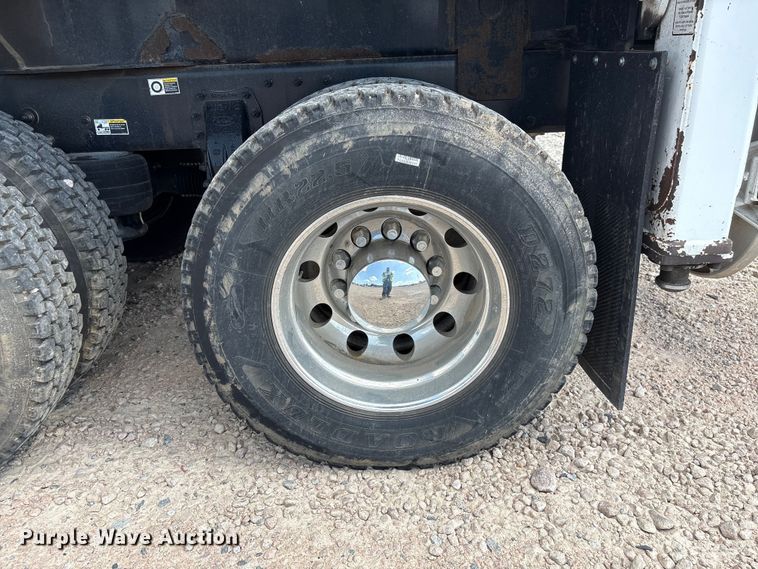 image for item YA2874 2012 Peterbilt 365 crane truck
