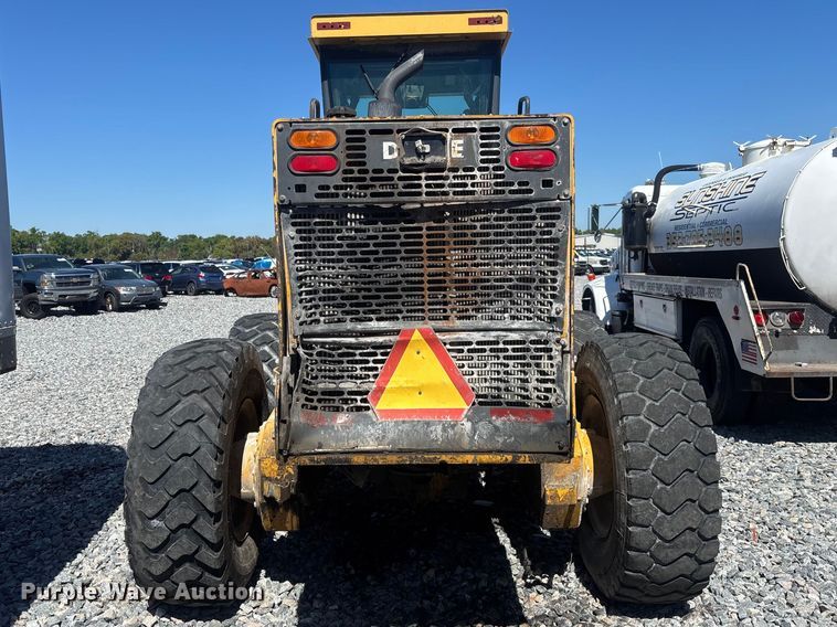 image for item YA2876 2004 John Deere 670CH motor grader