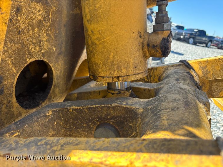 image for item YA2876 2004 John Deere 670CH motor grader