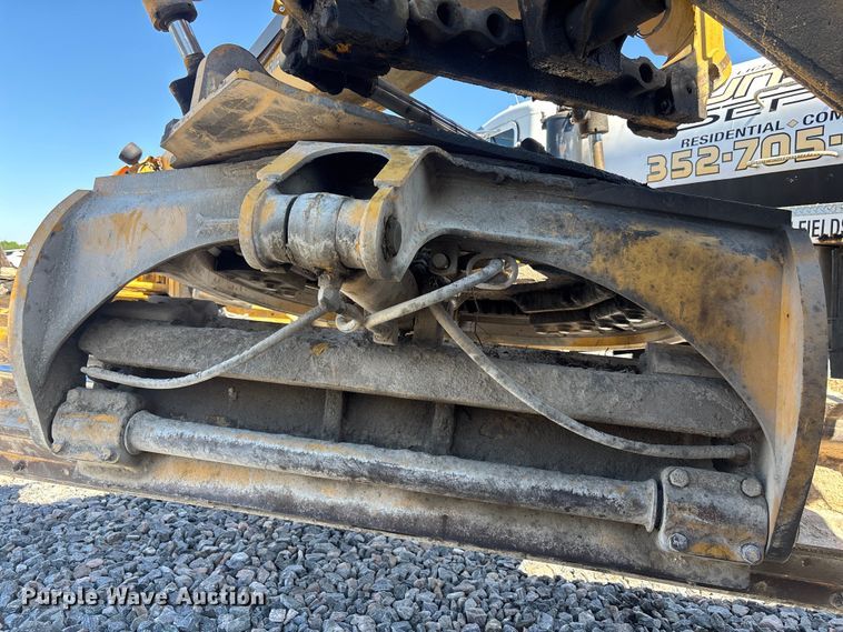 image for item YA2876 2004 John Deere 670CH motor grader