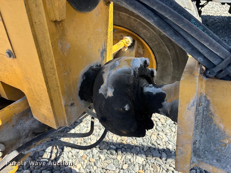 image for item YA2876 2004 John Deere 670CH motor grader