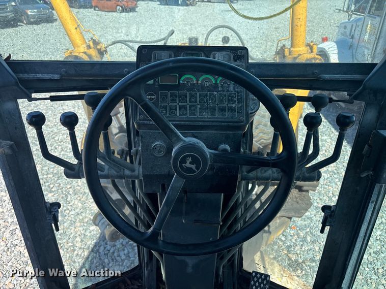 image for item YA2876 2004 John Deere 670CH motor grader