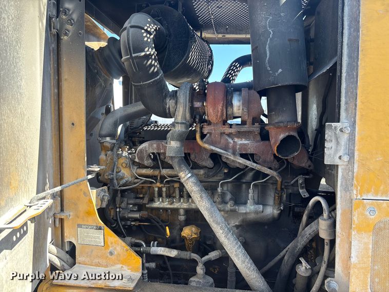 image for item YA2876 2004 John Deere 670CH motor grader