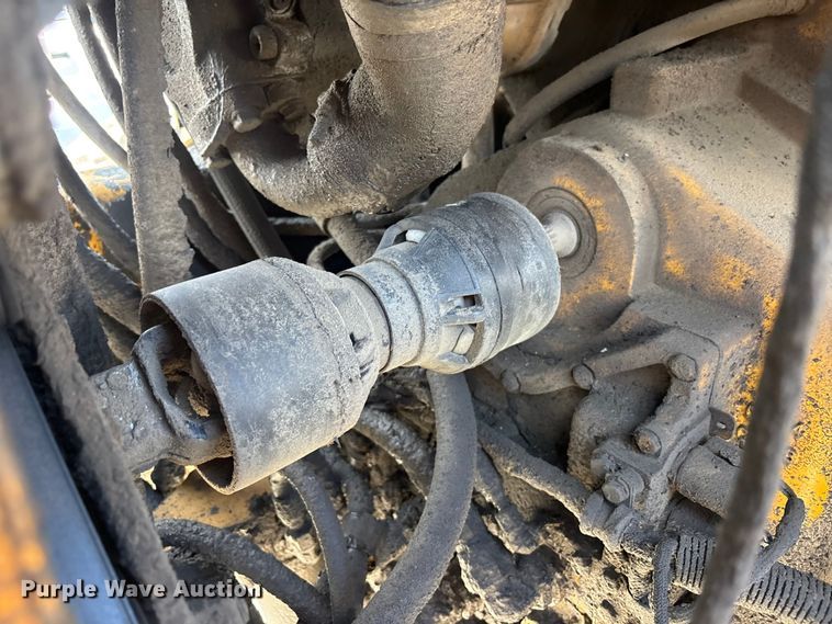 image for item YA2876 2004 John Deere 670CH motor grader