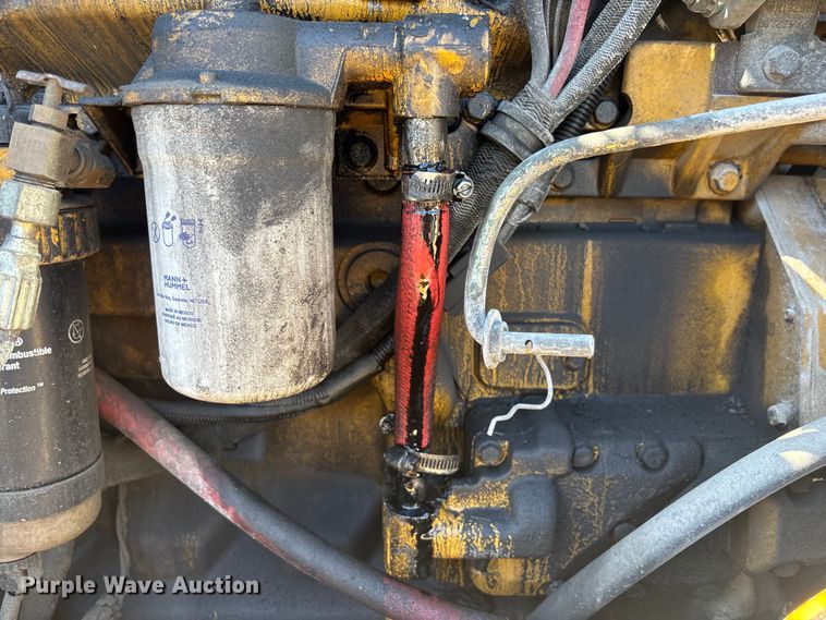 image for item YA2876 2004 John Deere 670CH motor grader