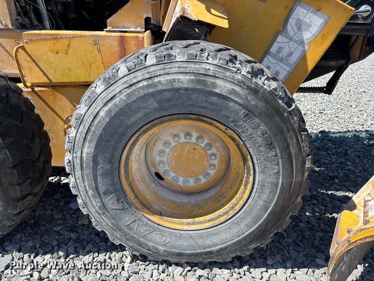 image for item YA2876 2004 John Deere 670CH motor grader
