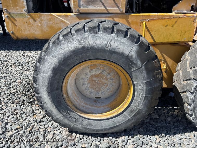 image for item YA2876 2004 John Deere 670CH motor grader