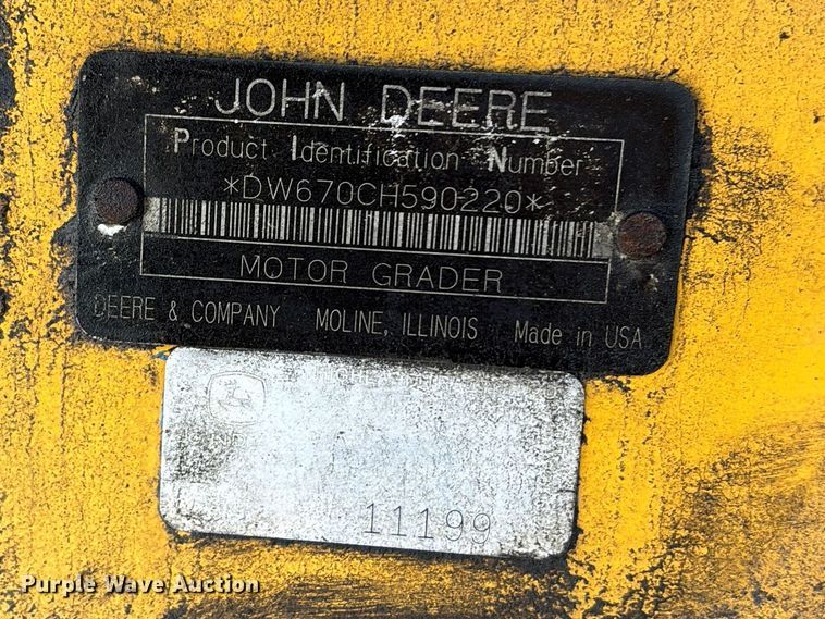image for item YA2876 2004 John Deere 670CH motor grader