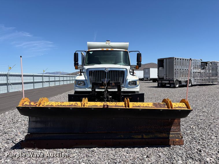 image for item YA2890 2007 International 7600 dump truck