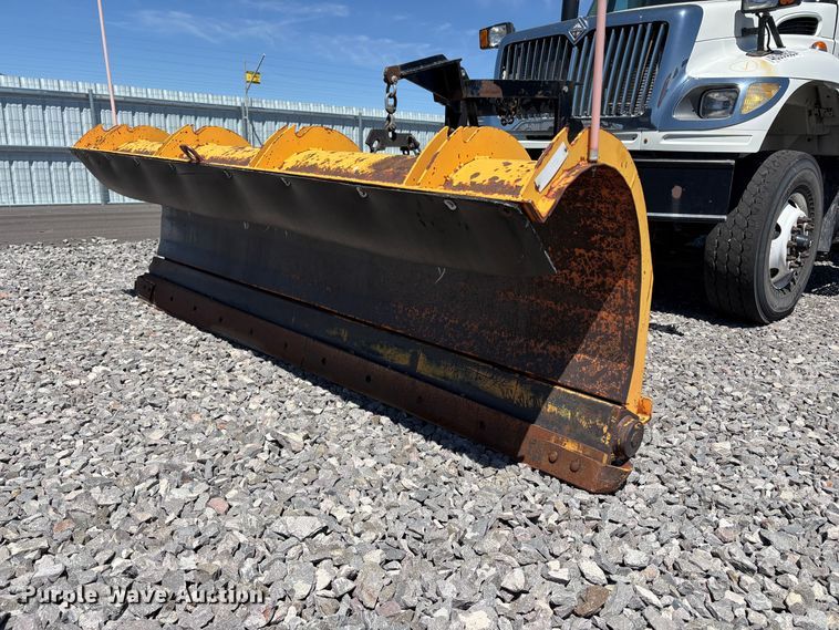 image for item YA2890 2007 International 7600 dump truck
