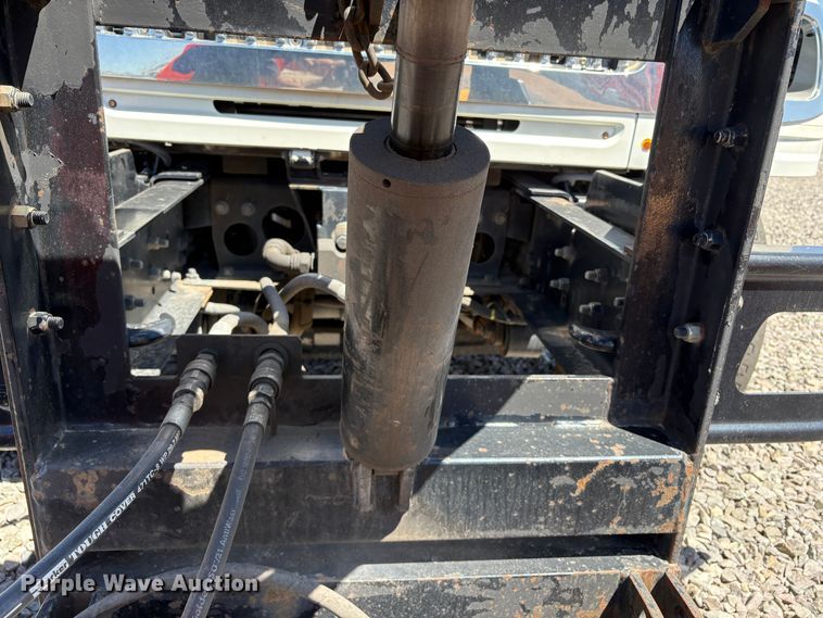 image for item YA2890 2007 International 7600 dump truck