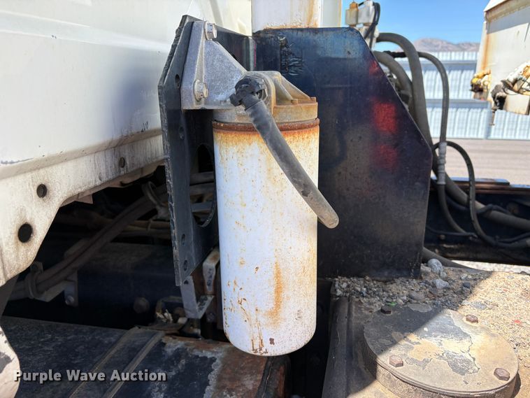 image for item YA2890 2007 International 7600 dump truck