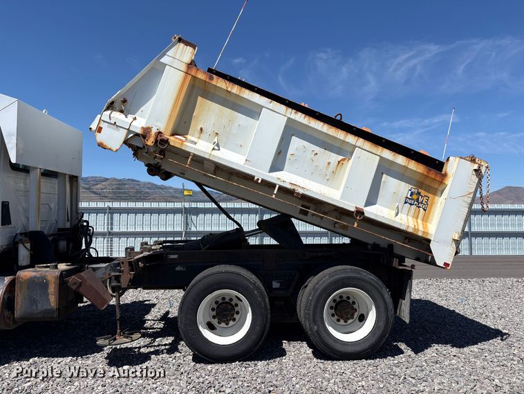 image for item YA2890 2007 International 7600 dump truck