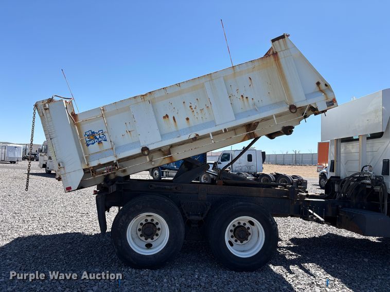 image for item YA2890 2007 International 7600 dump truck