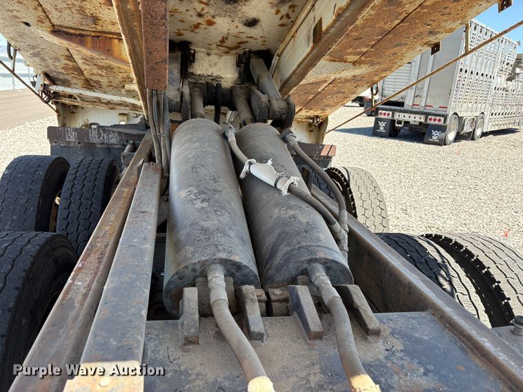 image for item YA2890 2007 International 7600 dump truck