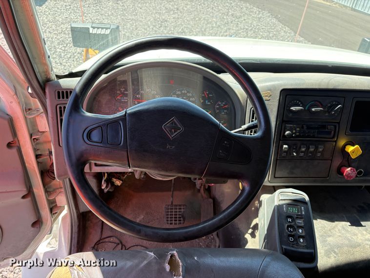 image for item YA2890 2007 International 7600 dump truck